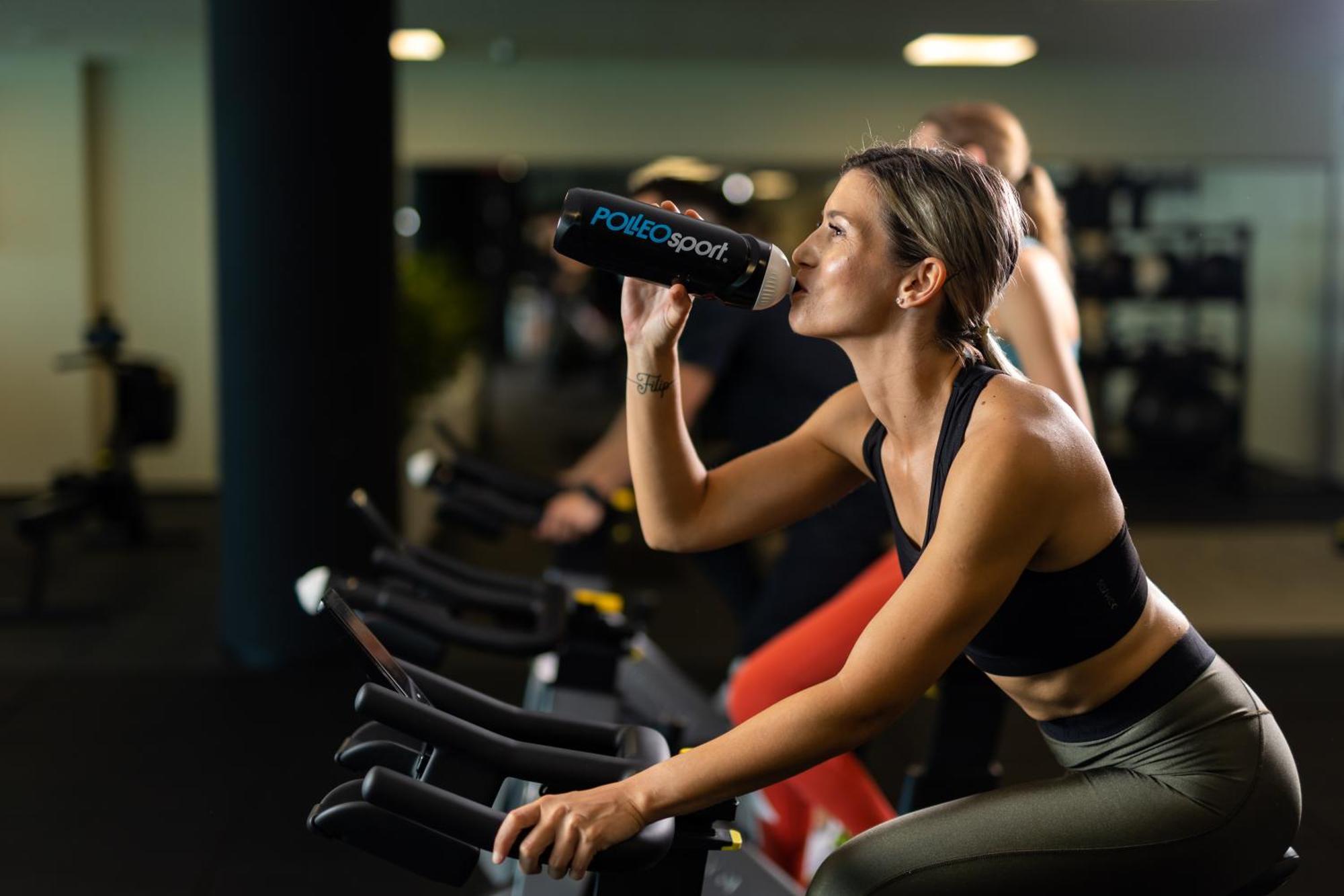 Hilton Rijeka Costabella Beach Resort And Spa Exterior foto A woman drinking water