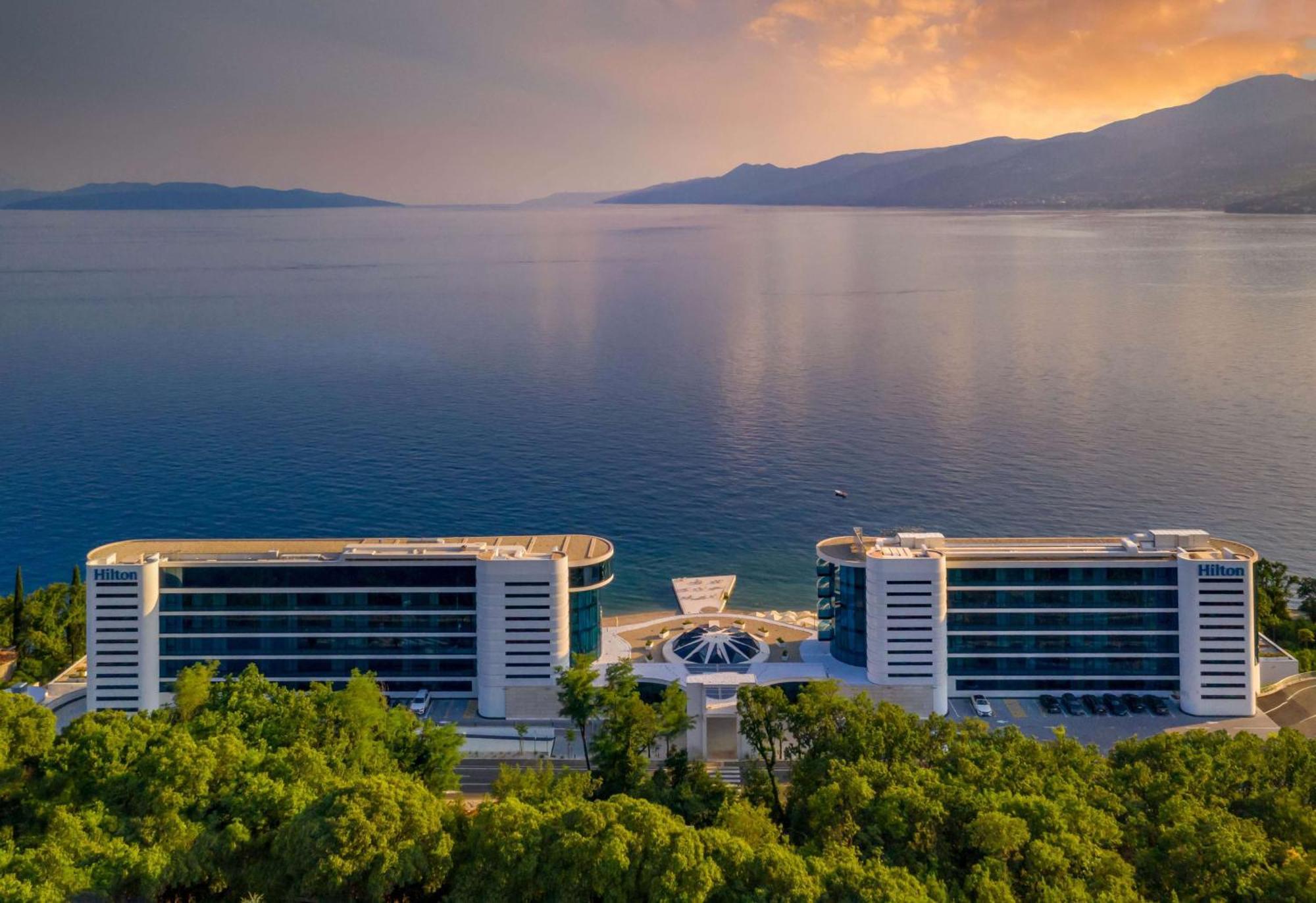 Hilton Rijeka Costabella Beach Resort And Spa Exterior foto View of the hotel